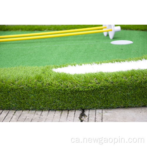 Mini golf personal a l&#39;aire lliure que posa productes ecològics